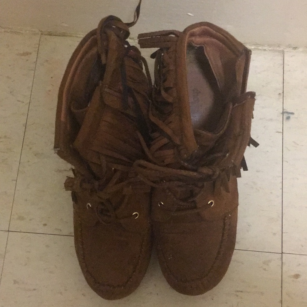 Mini wedged shoes.